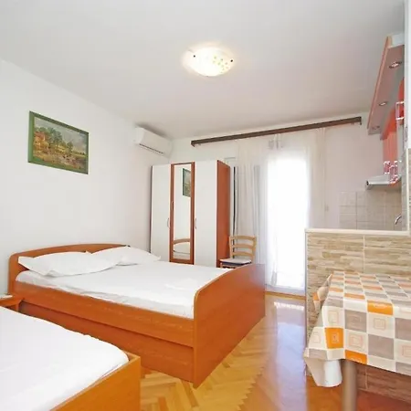 With Hot Tub - 18898 Appartamento Makarska