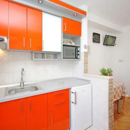 With A Parking Space - 18898 Apartment Makarska
