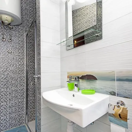 With Hot Tub - 18898 Appartamento Makarska