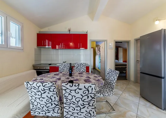 With Parking Space - 18898 Apartamento Makarska