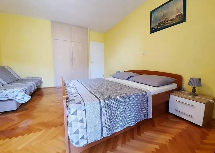 Apartamento With Parking Space - 18898 Makarska